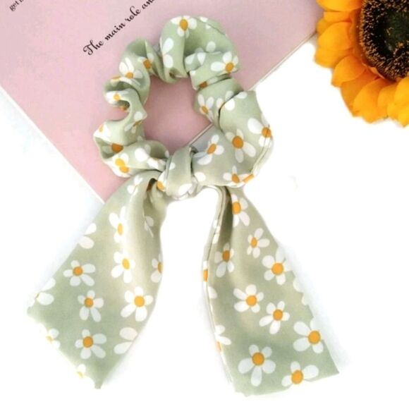 Daisy Print Hair Scarf Scrunchie - Picture 1 of 4